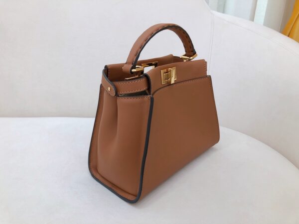 Fendi Peekaboo Large Handbag- Brown - Image 3