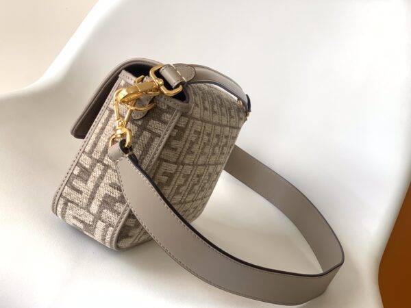 Fendi Baguette Handbag - Cream - Image 4