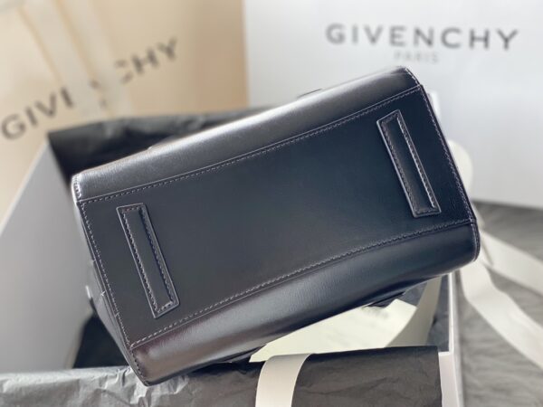 Givenchy Antigona Calfskin Handbag - Black - Image 3