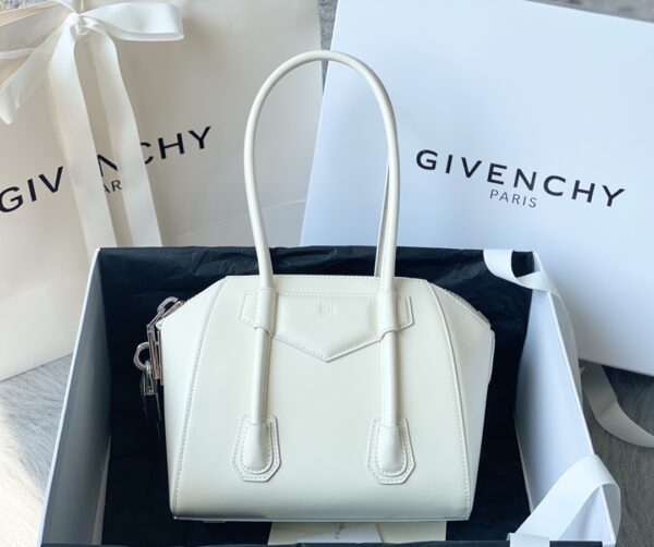 Givenchy Antigona Calfskin Handbag - White - Image 5