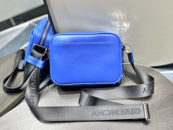 Givenchy G-essentials Camera Bag - Blue - Image 4